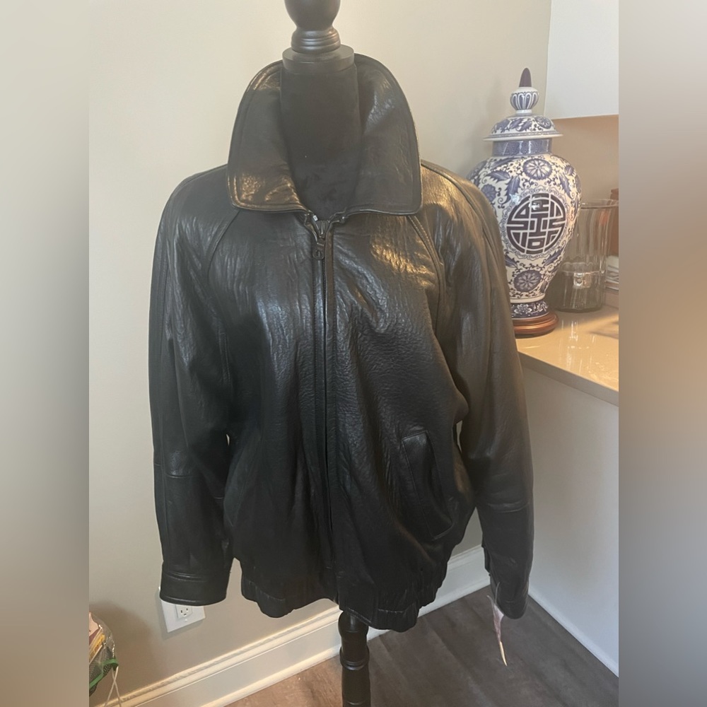 Men’s leather bomber jacket